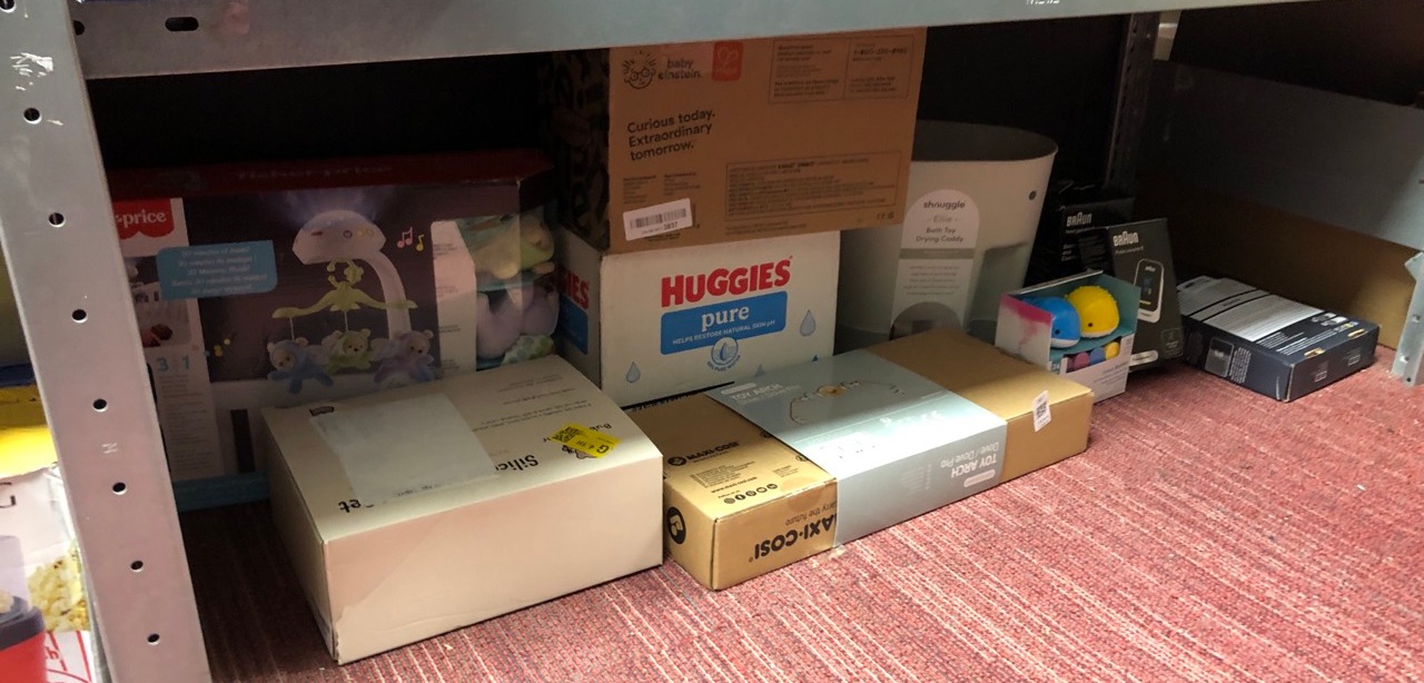 Lot 387  
            Edinburgh SR34 - Delivery Only 

                
QUANTITY OF BABY & TODDLER ITEMS TO INCLUDE BRAUN PULSE OXIMETER 1 - ACCURATE BLO...