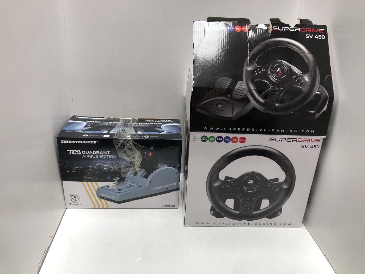Lot 388  
            Edinburgh SR34 - Delivery Only 

                
THRUSTMASTER TCA QUADRANT AIRBUS EDITION - REALISTIC THROTTLE QUADRANT FOR PC WIT...