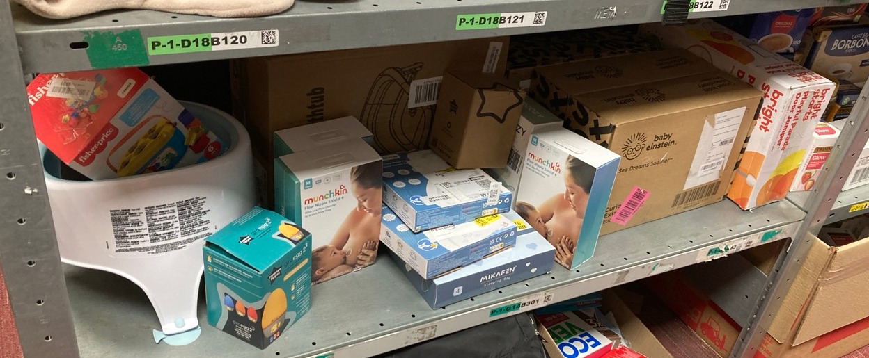 Lot 411  
            Edinburgh SR34 - Delivery Only 

                
QUANTITY OF  ITEMS TO INCLUDE MUNCHKIN FLOW 20MM NIPPLE SHIELD+ | SEE YOUR MILK F...