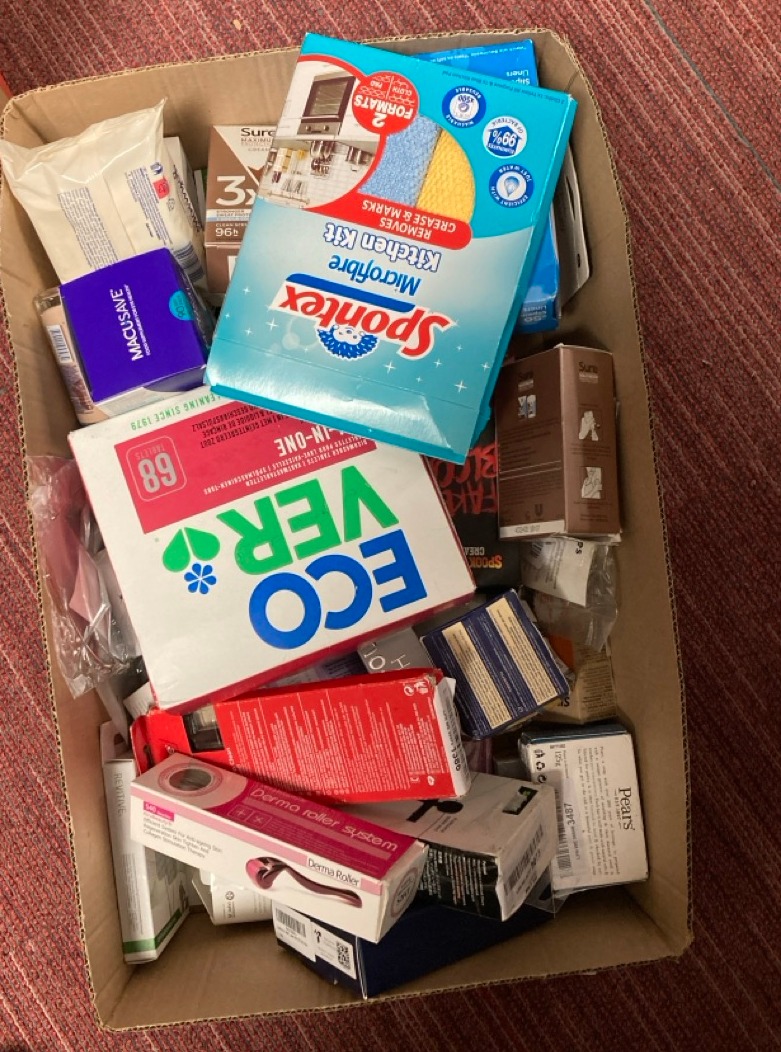 Lot 414  
            Edinburgh SR34 - Delivery Only 

                
QUANTITY OF HEALTH & BEAUTY ITEMS TO INCLUDE SURE WOMEN MAXIMUM PROTECTION CLEAN ...