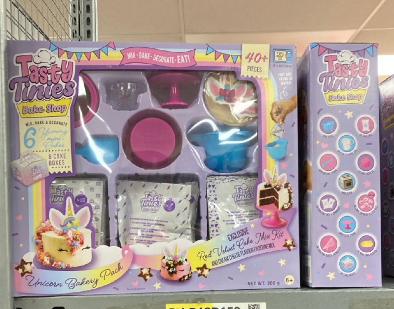Lot 416  
            Edinburgh SR34 - Delivery Only 

                
6 X TASTY TINIES BAKE SHOP CAKE MIX - UNICORN PARTY PACK | INCLUDES 40+ PIECES FO...