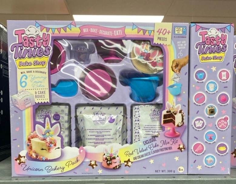 Lot 428  
            Edinburgh SR34 - Delivery Only 

                
6 X TASTY TINIES BAKE SHOP CAKE MIX - UNICORN PARTY PACK | INCLUDES 40+ PIECES FO...