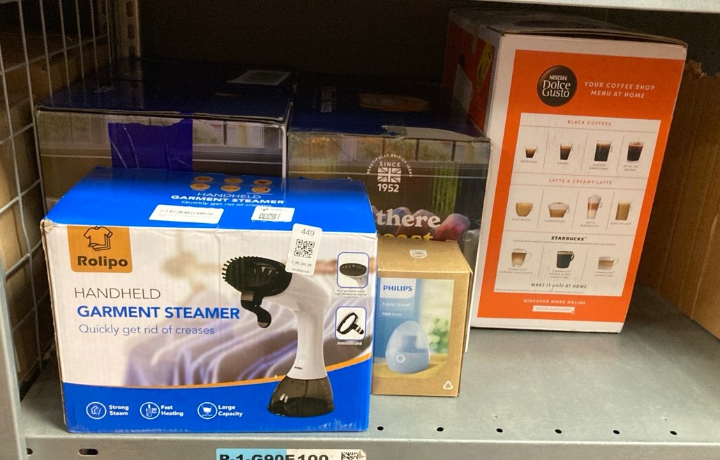 Lot 449  
            Edinburgh SR34 - Delivery Only 

                
QUANTITY OF KITCHEN & APPLIANCES ITEMS TO INCLUDE ROLIPO CLOTHES STEAMER, HANDHEL...