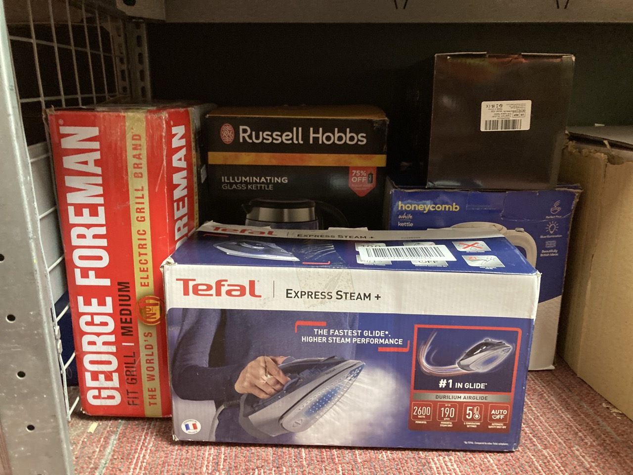 Lot 453  
            Edinburgh SR34 - Delivery Only 

                
QUANTITY OF KITCHEN & APPLIANCES ITEMS TO INCLUDE RUSSELL HOBBS HONEYCOMB ELECTRI...