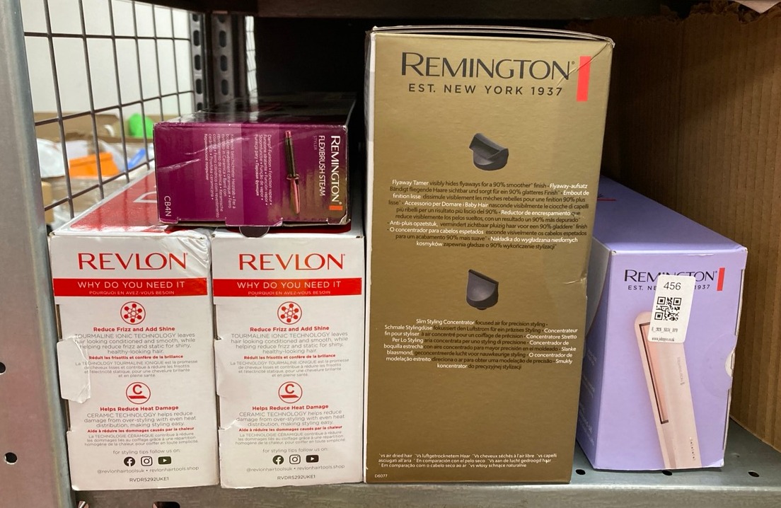 Lot 456  
            Edinburgh SR34 - Delivery Only 

                
QUANTITY OF HEALTH & BEAUTY ITEMS TO INCLUDE MATEQUE BLACK HEAT RESISTANT PROTECT...