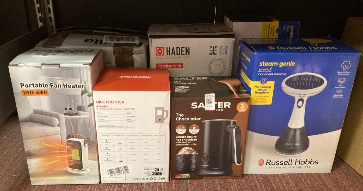 Lot 478  
            Edinburgh SR34 - Delivery Only 

                
QUANTITY OF KITCHEN & APPLIANCES ITEMS TO INCLUDE SALTER CHOCOLATIER HOT CHOCOLAT...