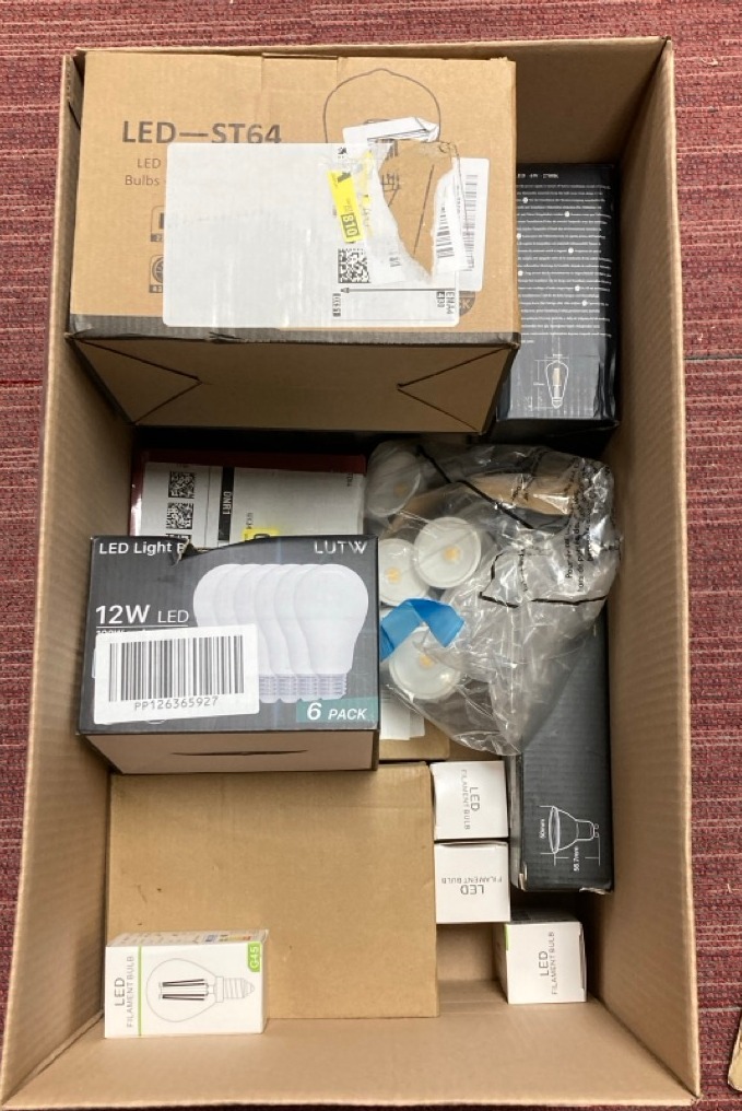 Lot 479  
            Edinburgh SR34 - Delivery Only 

                
QUANTITY OF ITEMS TO INCLUDE NOTTAC E27 EDISON SCREW BULB, ST64 VINTAGE FILAMENT ...