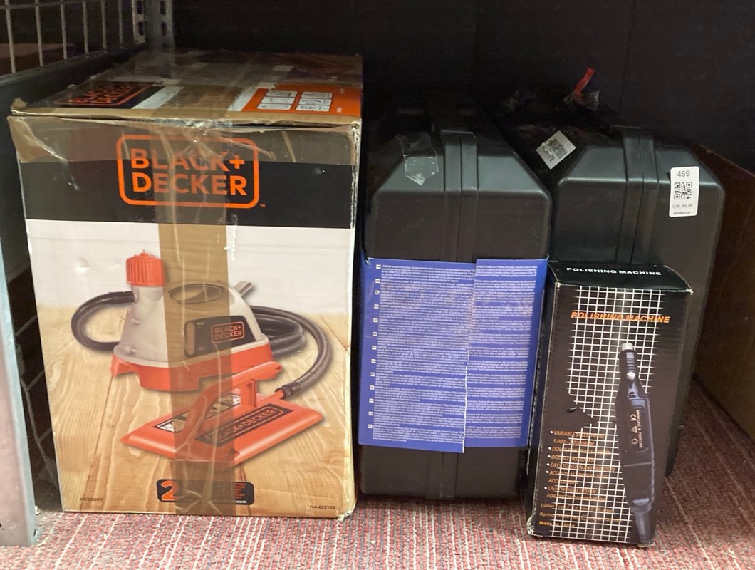 Lot 489  
            Edinburgh SR34 - Delivery Only 

                
QUANTITY OF ITEMS TO INCLUDE CAMPINGAZ CAMP BISTRO 3 STOVE | 1 BURNER CAMPING STO...