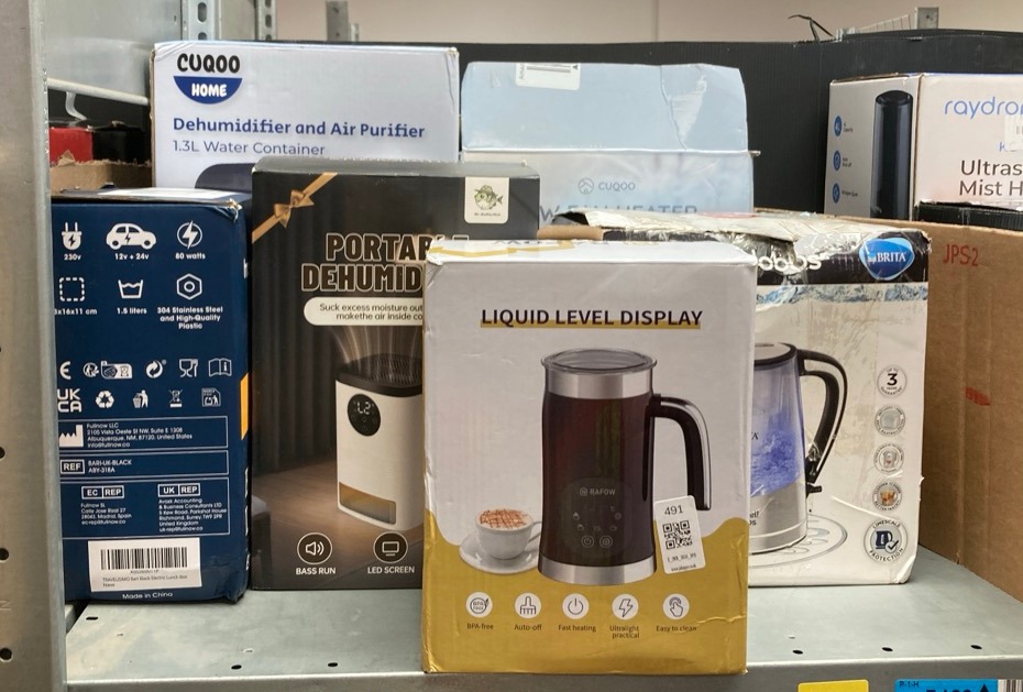 Lot 491  
            Edinburgh SR34 - Delivery Only 

                
QUANTITY OF KITCHEN & APPLIANCES ITEMS TO INCLUDE RUSSELL HOBBS PURITY GLASS KETT...