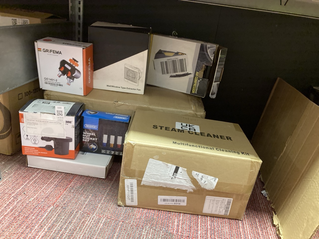 Lot 500  
            Edinburgh SR34 - Delivery Only 

                
QUANTITY OF TOOLS & HOME IMPROVEMENT TO INCLUDE GRIFEMA PLASTIC GARDEN HOSE 2 WAY...