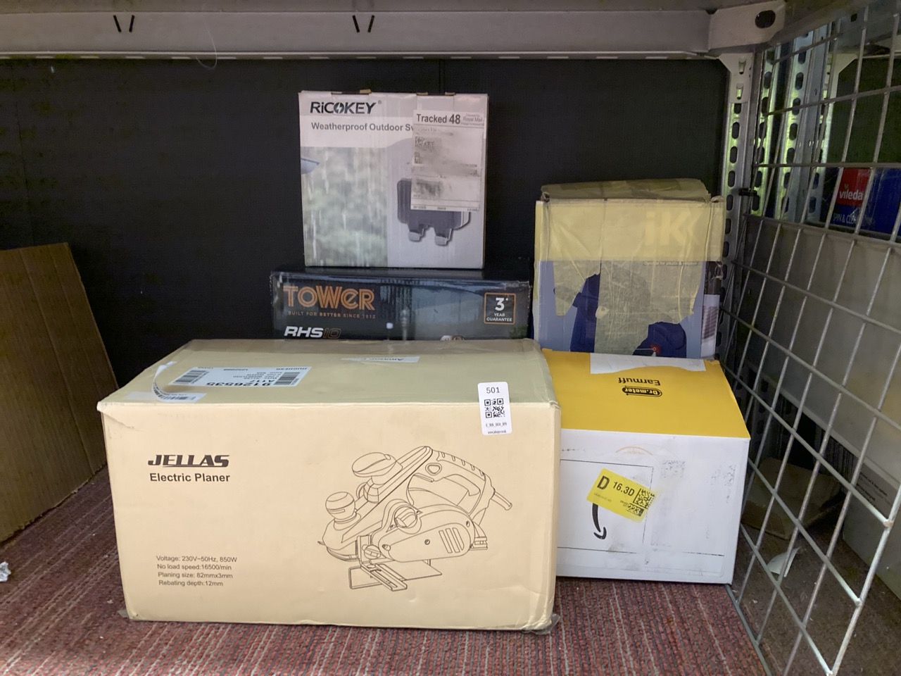 Lot 501  
            Edinburgh SR34 - Delivery Only 

                
QUANTITY OF TOOLS & HOME IMPROVEMENT TO INCLUDE RICOKEY WATERPROOF OUTDOOR SWITCH...