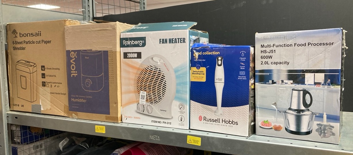 Lot 510  
            Edinburgh SR34 - Delivery Only 

                
QUANTITY OF KITCHEN & APPLIANCES ITEMS TO INCLUDE RUSSELL HOBBS FOOD COLLECTION E...