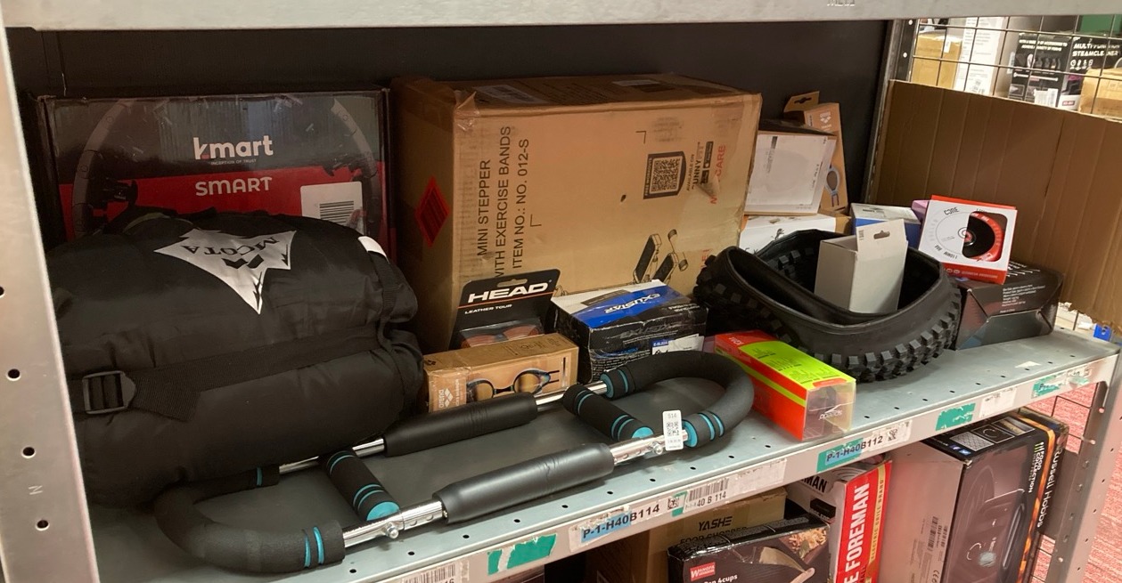 Lot 514  
            Edinburgh SR34 - Delivery Only 

                
QUANTITY OF SPORTS & EXERCISE ITEMS TO INCLUDE SHIMANO STI LEVER HOODS: LOCATION - F