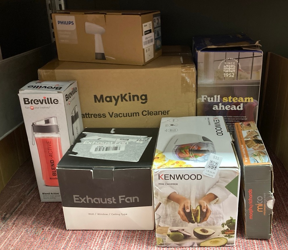 Lot 515  
            Edinburgh SR34 - Delivery Only 

                
QUANTITY OF KITCHEN & APPLIANCES ITEMS TO INCLUDE MORPHY RICHARDS MICO MICROWAVE ...