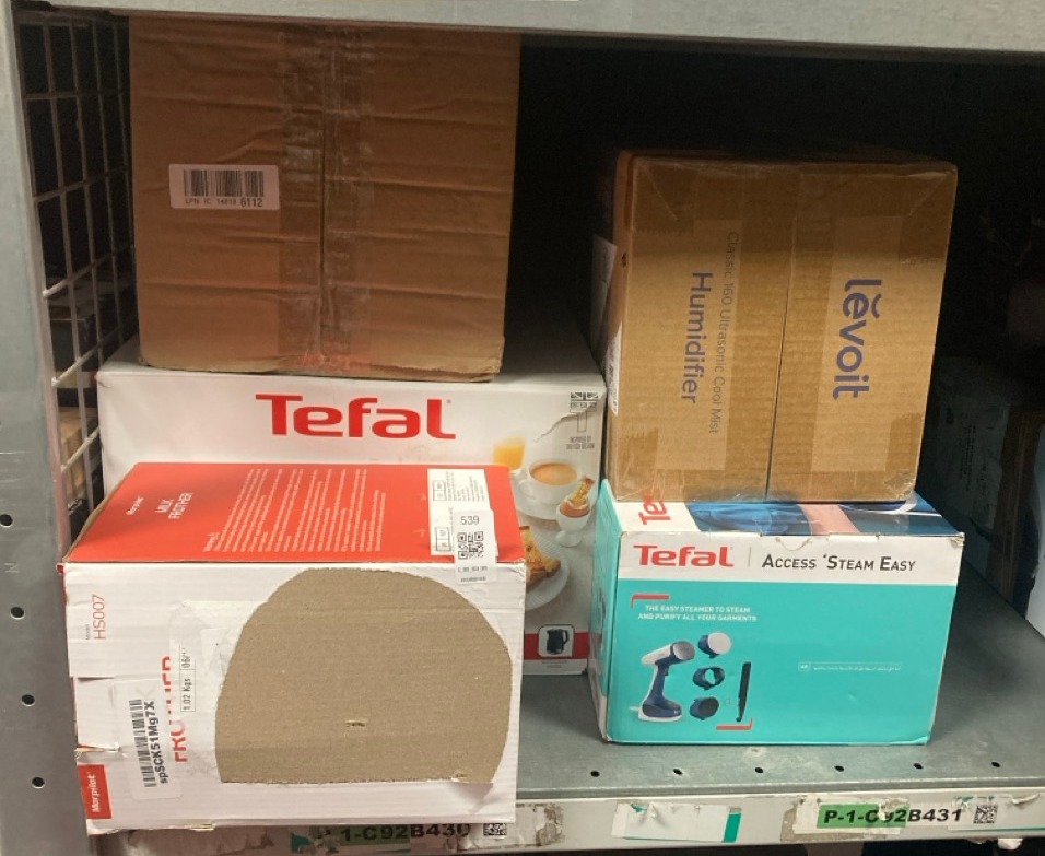 Lot 539  
            Edinburgh SR34 - Delivery Only 

                
QUANTITY OF KITCHEN & APPLIANCES ITEMS TO INCLUDE TEFAL ACCESS STEAM EASY HANDHEL...