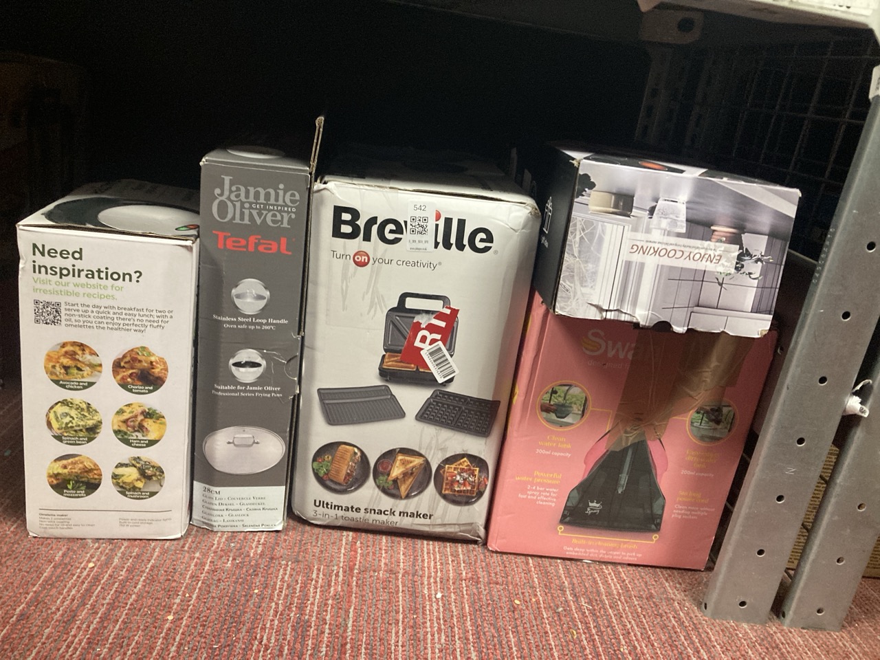 Lot 542  
            Edinburgh SR34 - Delivery Only 

                
QUANTITY OF KITCHEN & APPLIANCES ITEMS TO INCLUDE SALTER DUAL OMELETTE MAKER – NO...