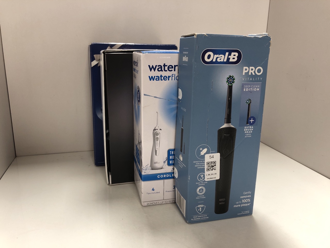 Lot 54  
            Edinburgh SR34 - Delivery Only 

                
QUANTITY OF HEALTH & BEAUTY ITEMS TO INCLUDE ORAL-B VITALITY PRO ELECTRIC TOOTHBR...