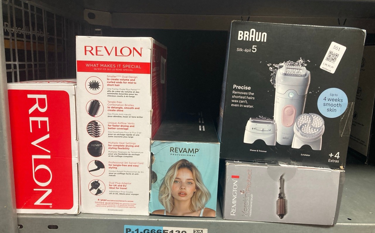 Lot 551  
            Edinburgh SR34 - Delivery Only 

                
QUANTITY OF HEALTH & BEAUTY ITEMS TO INCLUDE BRAUN SILK-ÉPIL 5 EPILATOR FOR EASY ...