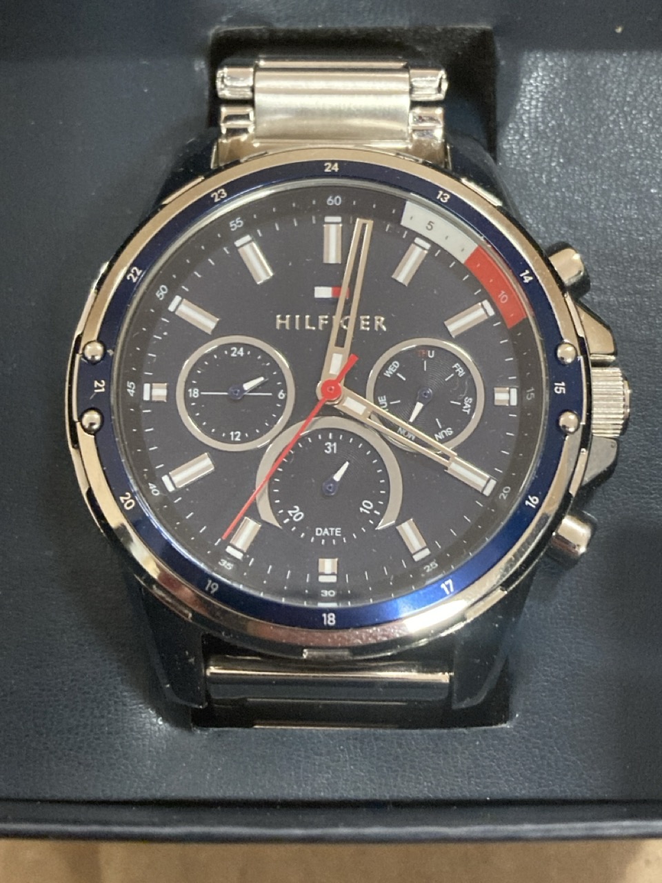 Lot 560  
            Edinburgh SR34 - Delivery Only 

                
TOMMY HILFIGER ANALOGUE MULTIFUNCTION QUARTZ WATCH FOR MEN WITH STAINLESS STEEL B...