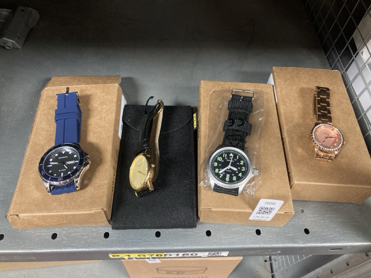 Lot 566  
            Edinburgh SR34 - Delivery Only 

                
QUANTITY OF WATCHES ITEMS TO INCLUDE SEKONDA MEN'S 43MM WINGMAN PILOT STYLE WATCH...