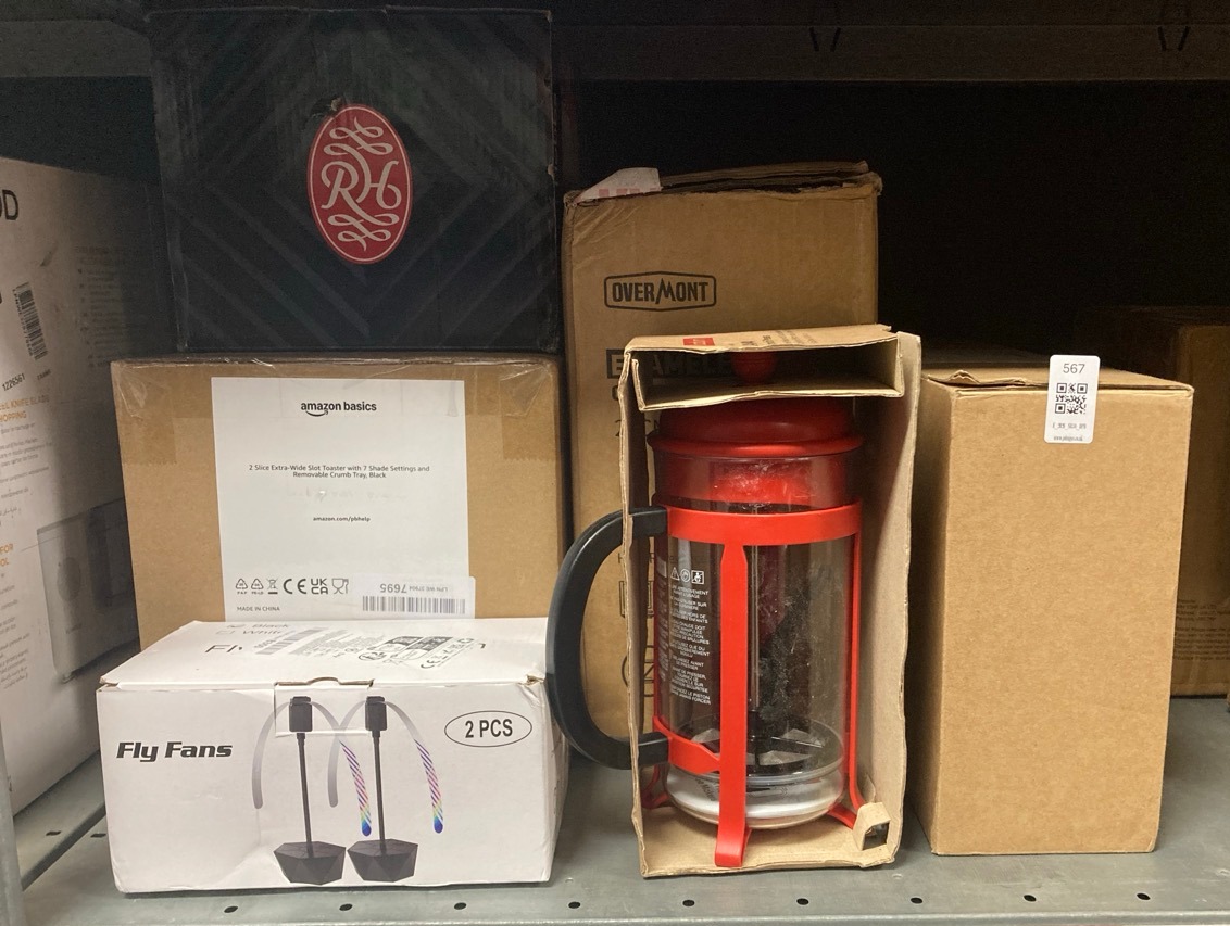 Lot 567  
            Edinburgh SR34 - Delivery Only 

                
QUANTITY OF KITCHEN & APPLIANCES ITEMS TO INCLUDE BODUM JAVA 8 CUP 1.0 LITRE CAFE...
