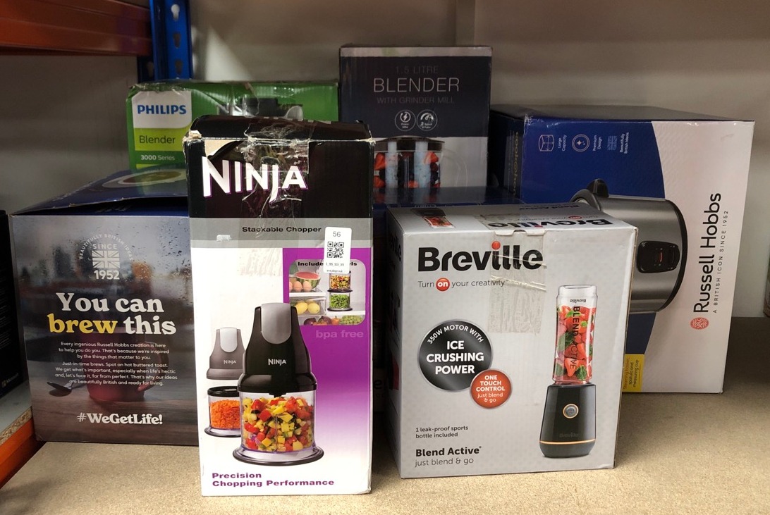 Lot 56  
            Edinburgh SR34 - Delivery Only 

                
QUANTITY OF KITCHEN & APPLIANCES ITEMS TO INCLUDE BREVILLE BLEND ACTIVE PERSONAL ...