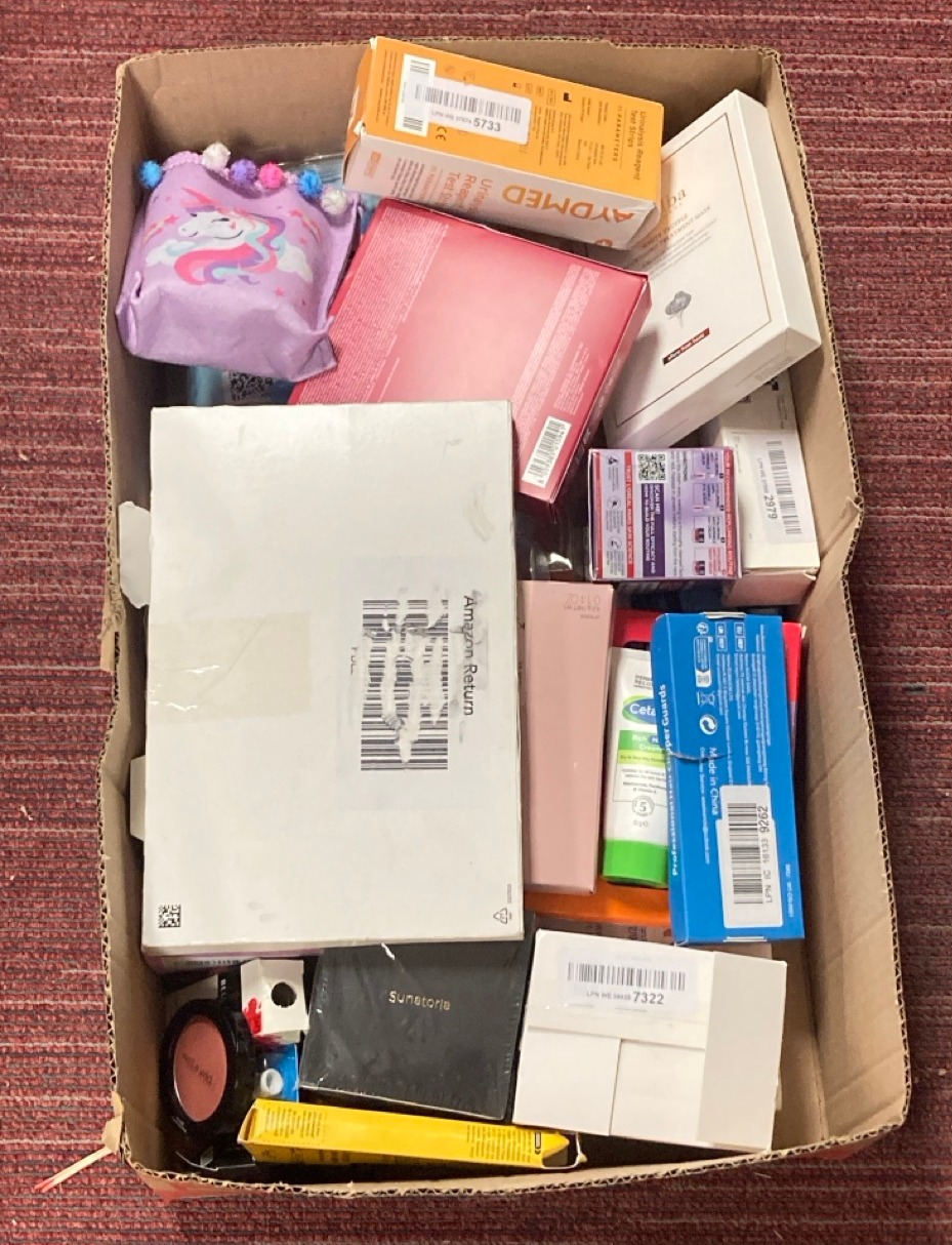 Lot 570  
            Edinburgh SR34 - Delivery Only 

                
QUANTITY OF HEALTH & BEAUTY ITEMS TO INCLUDE GOT2B GLUED 4 BROWS & EDGES CLEAR GE...