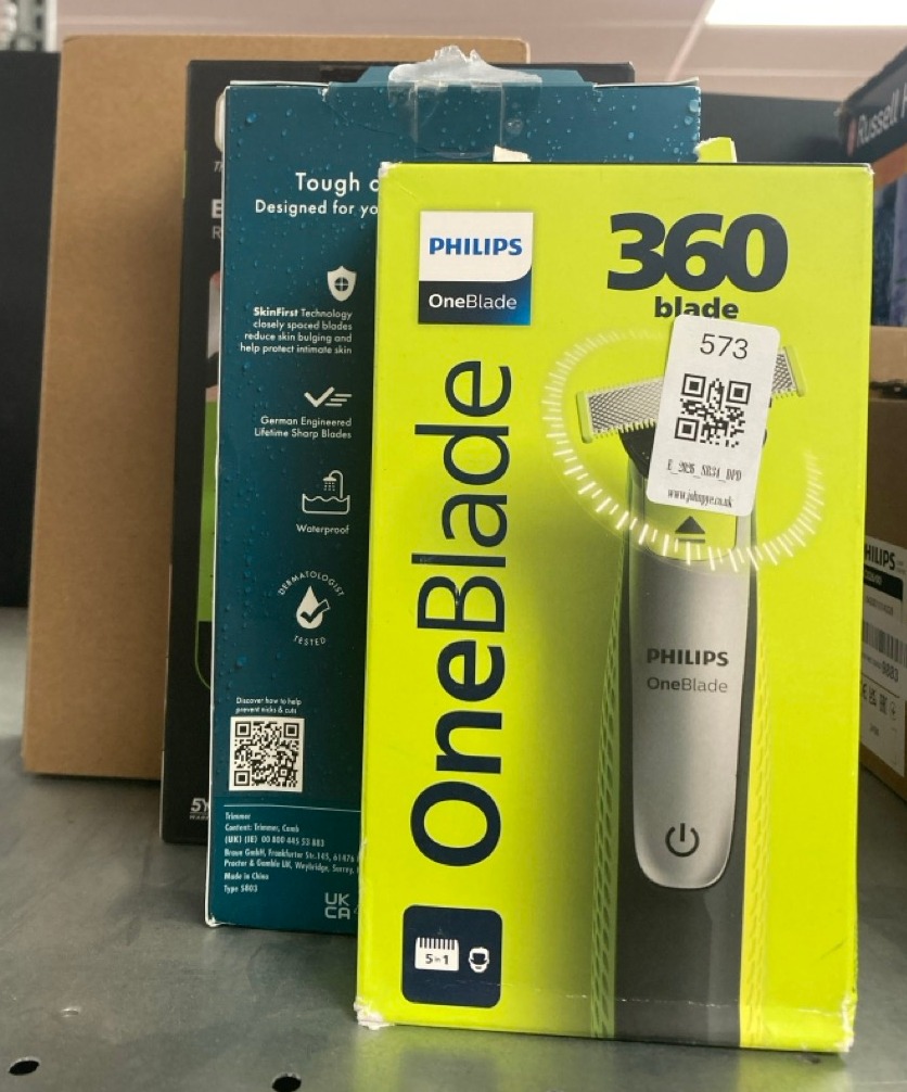 Lot 573  
            Edinburgh SR34 - Delivery Only 

                
QUANTITY OF HEALTH & BEAUTY ITEMS TO INCLUDE PHILIPS ONEBLADE 360 BLADE. ELECTRIC...