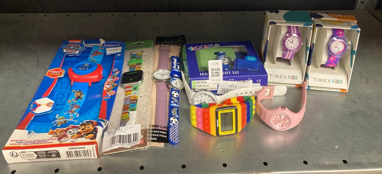 Lot 576  
            Edinburgh SR34 - Delivery Only 

                
QUANTITY OF WATCHES ITEMS TO INCLUDE TIMEX KIDS GIRL’S QUARTZ WATCH WITH MULTICOL...