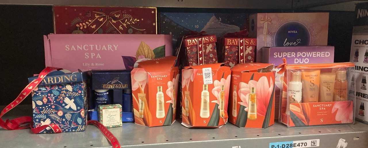 Lot 578  
            Edinburgh SR34 - Delivery Only 

                
QUANTITY OF HEALTH & BEAUTY ITEMS TO INCLUDE SANCTUARY SPA ME TIME MINIS 200 ML, ...