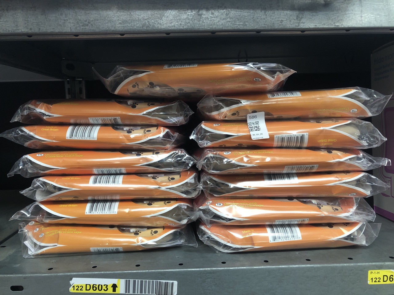 Lot 586  
            Edinburgh SR34 - Delivery Only 

                
QUANTITY OF PET PRODUCTS ITEMS TO INCLUDE SNUGGLESAFE SMALL PET MICROWAVE HEAT PA...