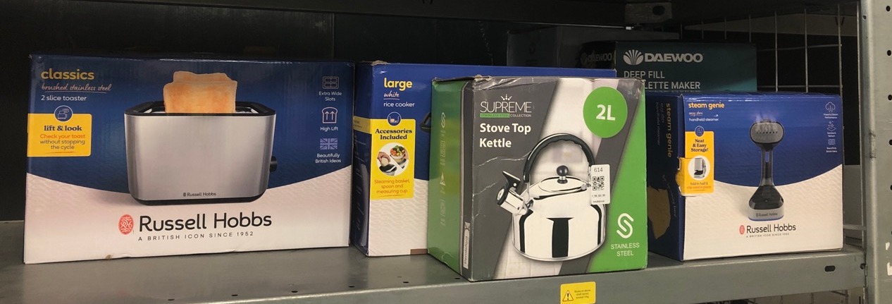 Lot 614  
            Edinburgh SR34 - Delivery Only 

                
QUANTITY OF KITCHEN & APPLIANCES ITEMS TO INCLUDE RUSSELL HOBBS HANDHELD CLOTHES ...