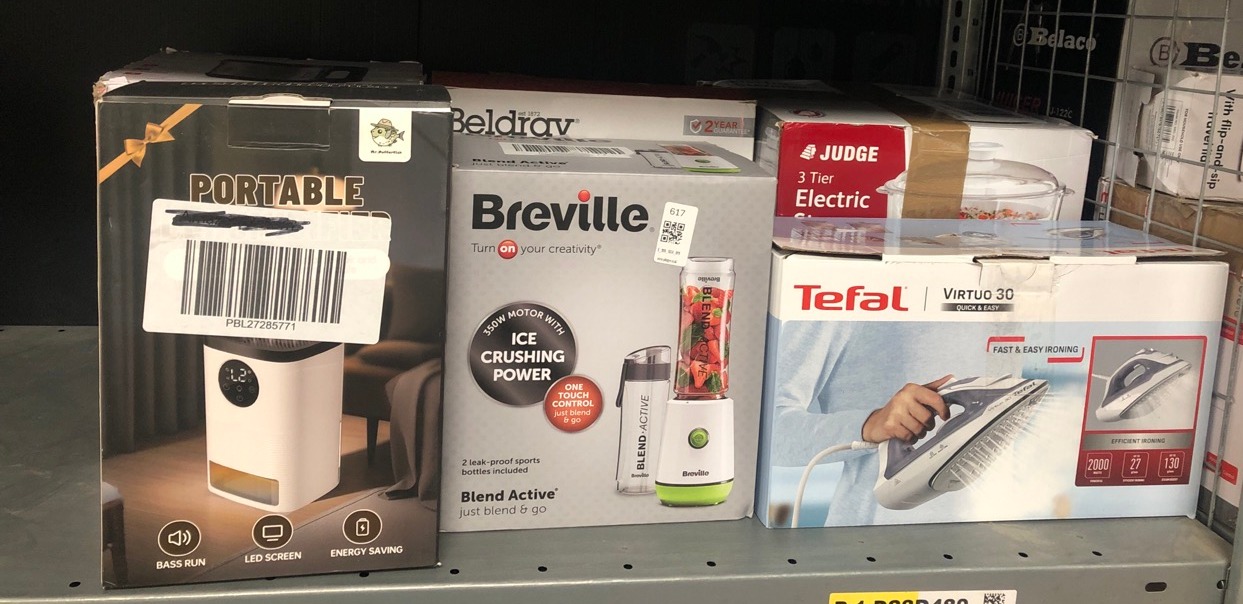 Lot 617  
            Edinburgh SR34 - Delivery Only 

                
QUANTITY OF KITCHEN & APPLIANCES ITEMS TO INCLUDE BREVILLE BLEND ACTIVE PERSONAL ...