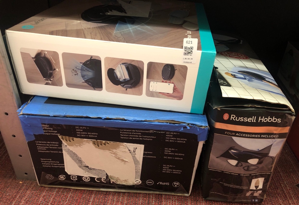 Lot 621  
            Edinburgh SR34 - Delivery Only 

                
QUANTITY OF KITCHEN & APPLIANCES ITEMS TO INCLUDE RUSSELL HOBBS STEAM GENIE 2IN1 ...