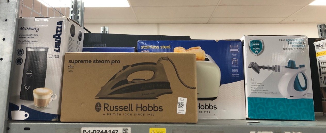 Lot 623  
            Edinburgh SR34 - Delivery Only 

                
QUANTITY OF KITCHEN & APPLIANCES ITEMS TO INCLUDE RUSSELL HOBBS STEAM IRON [2600W...