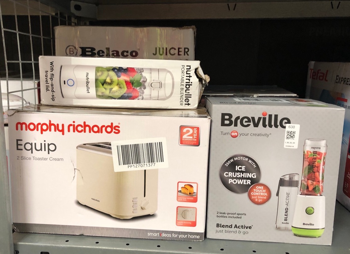 Lot 630  
            Edinburgh SR34 - Delivery Only 

                
QUANTITY OF KITCHEN & APPLIANCES ITEMS TO INCLUDE NUTRIBULLET PORTABLE BLENDER IN...