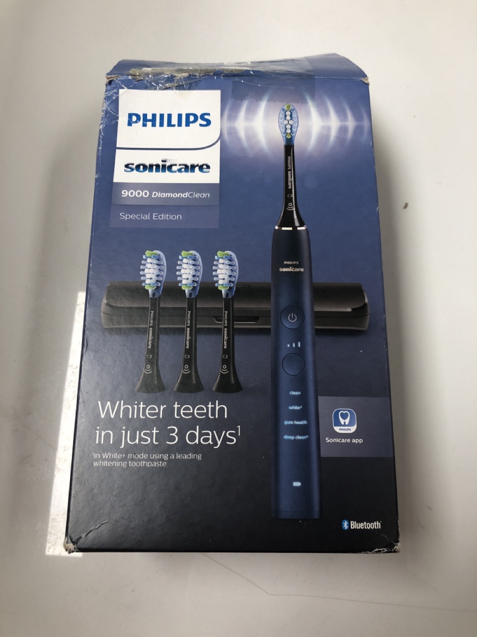 Lot 640  
            Edinburgh SR34 - Delivery Only 

                
PHILIPS SONICARE 9000 DIAMONDCLEAN ELECTRIC TOOTHBRUSH: LOCATION - H