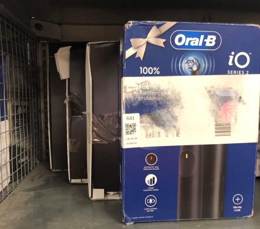 Lot 641  
            Edinburgh SR34 - Delivery Only 

                
QUANTITY OF HEALTH & BEAUTY ITEMS TO INCLUDE ORAL-B IO2 ELECTRIC TOOTHBRUSH, TOOT...