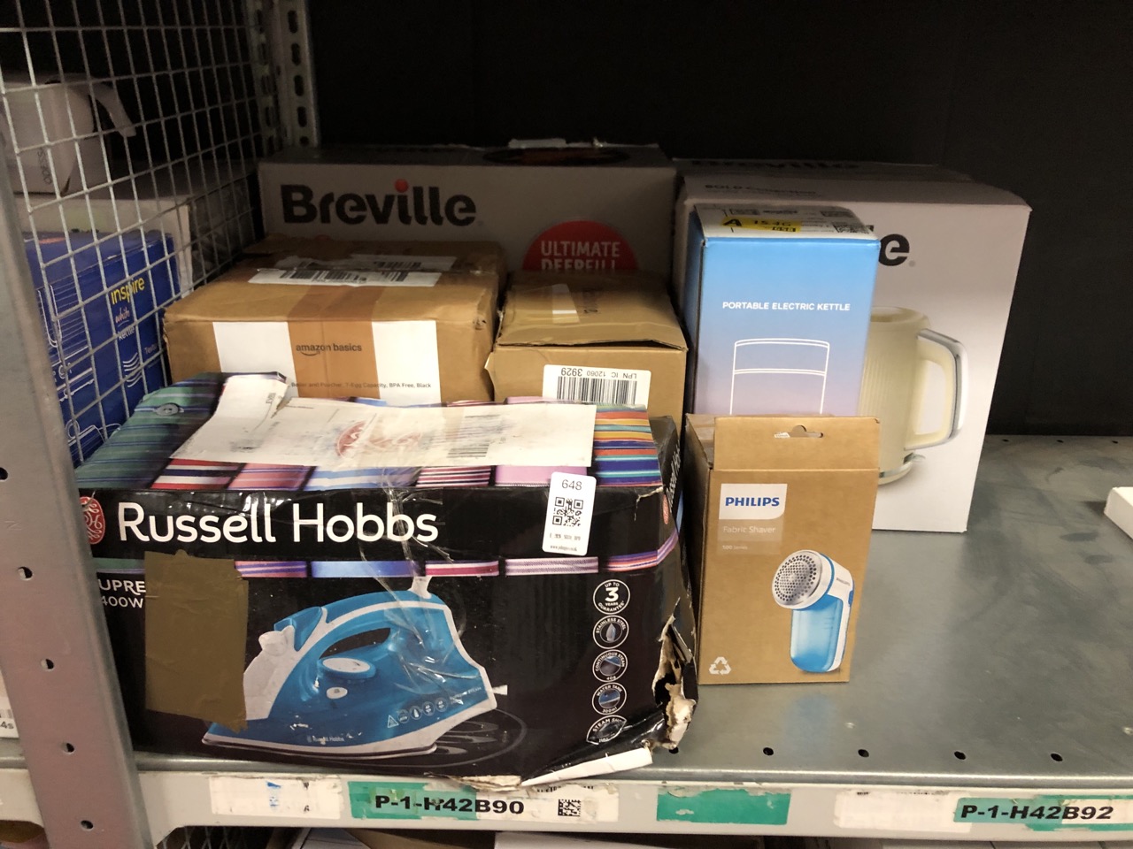 Lot 648  
            Edinburgh SR34 - Delivery Only 

                
QUANTITY OF KITCHEN & APPLIANCES ITEMS TO INCLUDE PHILIPS GC026/00 DIFFERENT FABR...