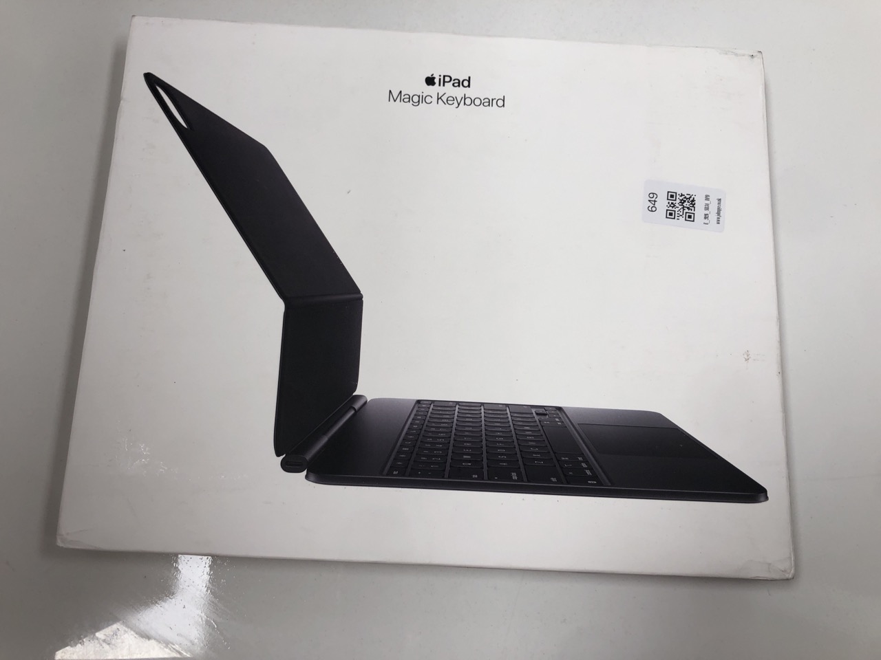 Lot 649  
            Edinburgh SR34 - Delivery Only 

                
APPLE IPAD MAGIC KEYBOARD: LOCATION - H