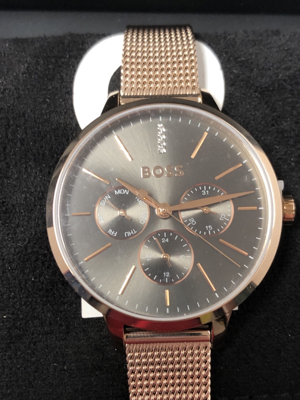 Lot 650  
            Edinburgh SR34 - Delivery Only 

                
BOSS ANALOGUE MULTIFUNCTION QUARTZ WATCH FOR WOMEN SYMPHONY COLLECTION WITH CARNA...