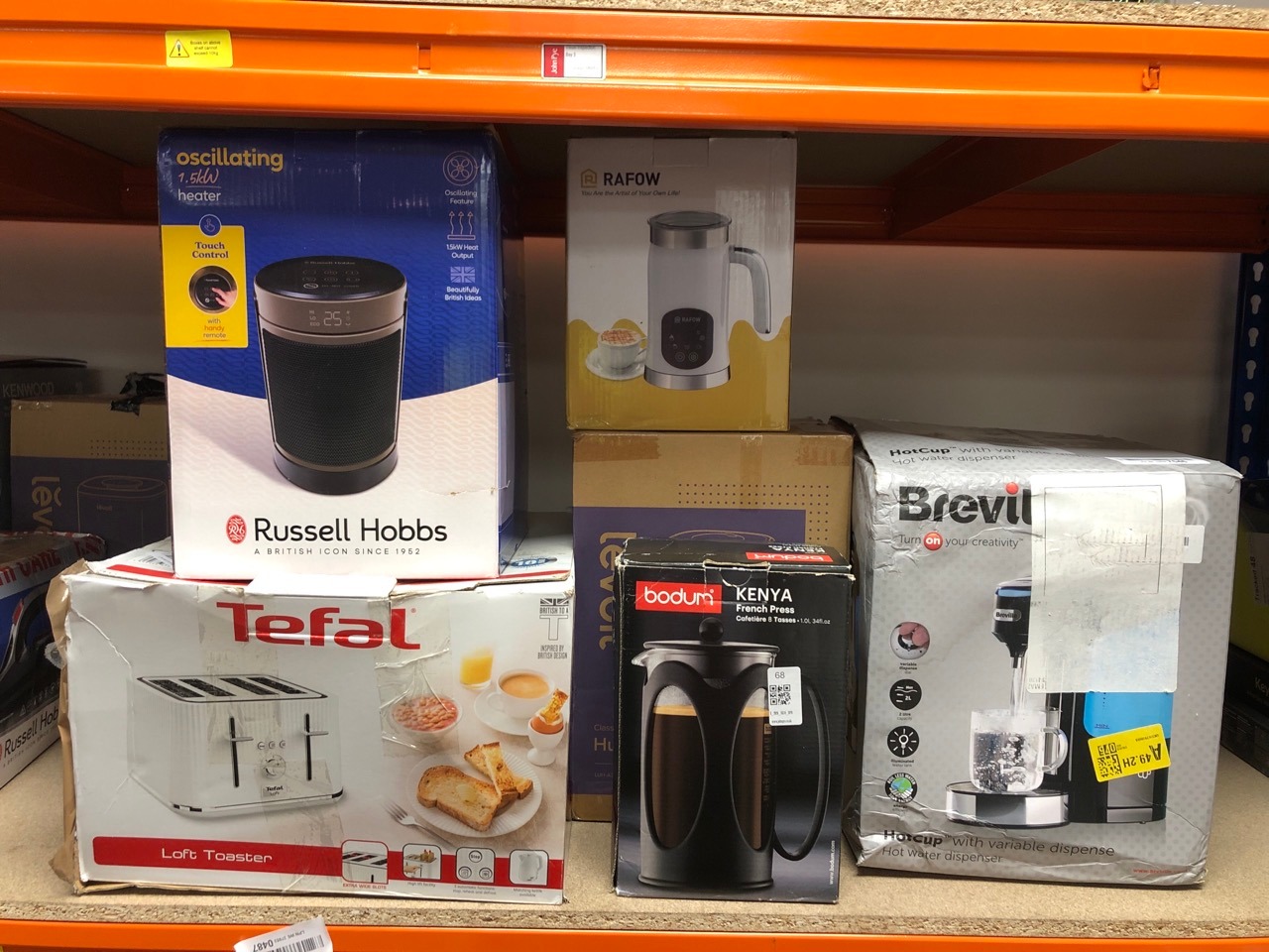 Lot 68  
            Edinburgh SR34 - Delivery Only 

                
QUANTITY OF KITCHEN & APPLIANCES ITEMS TO INCLUDE BODUM KENYA FRENCH PRESS - 1L /...