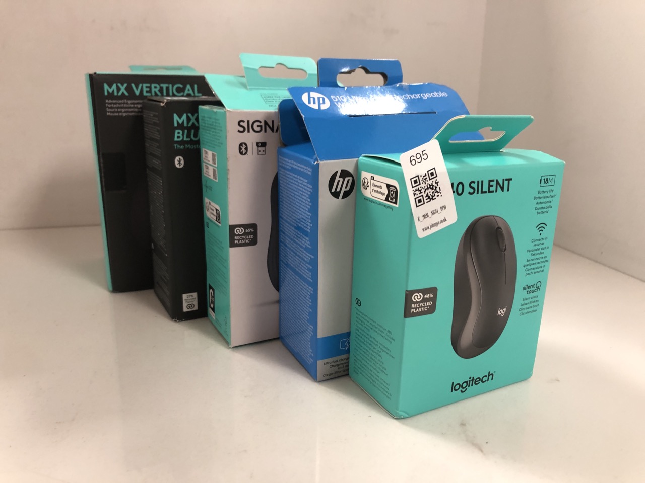 Lot 695  
            Edinburgh SR34 - Delivery Only 

                
QUANTITY OF TECH & GAMING ITEMS TO INCLUDE LOGITECH M240 SILENT BLUETOOTH MOUSE, ...