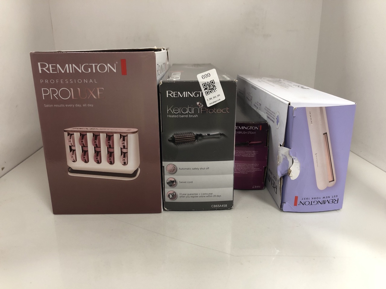 Lot 699  
            Edinburgh SR34 - Delivery Only 

                
QUANTITY OF HEALTH & BEAUTY ITEMS TO INCLUDE REMINGTON STRAIGHTENER [ADVANCED CER...