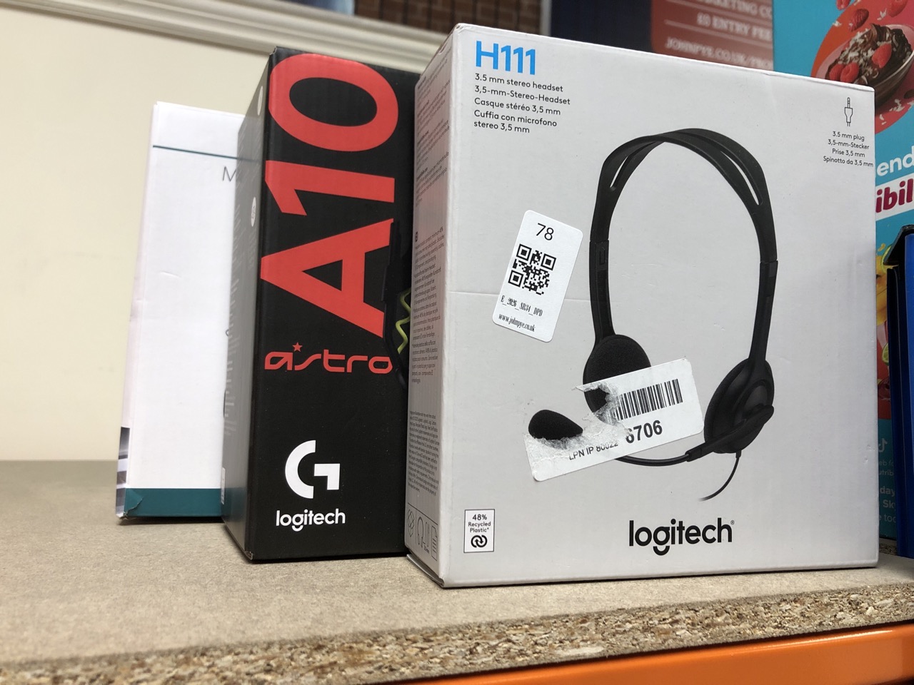 Lot 78  
            Edinburgh SR34 - Delivery Only 

                
QUANTITY OF TECH & GAMING ITEMS TO INCLUDE LOGITECH H111 3.5MM ANALOGUE STEREO HE...