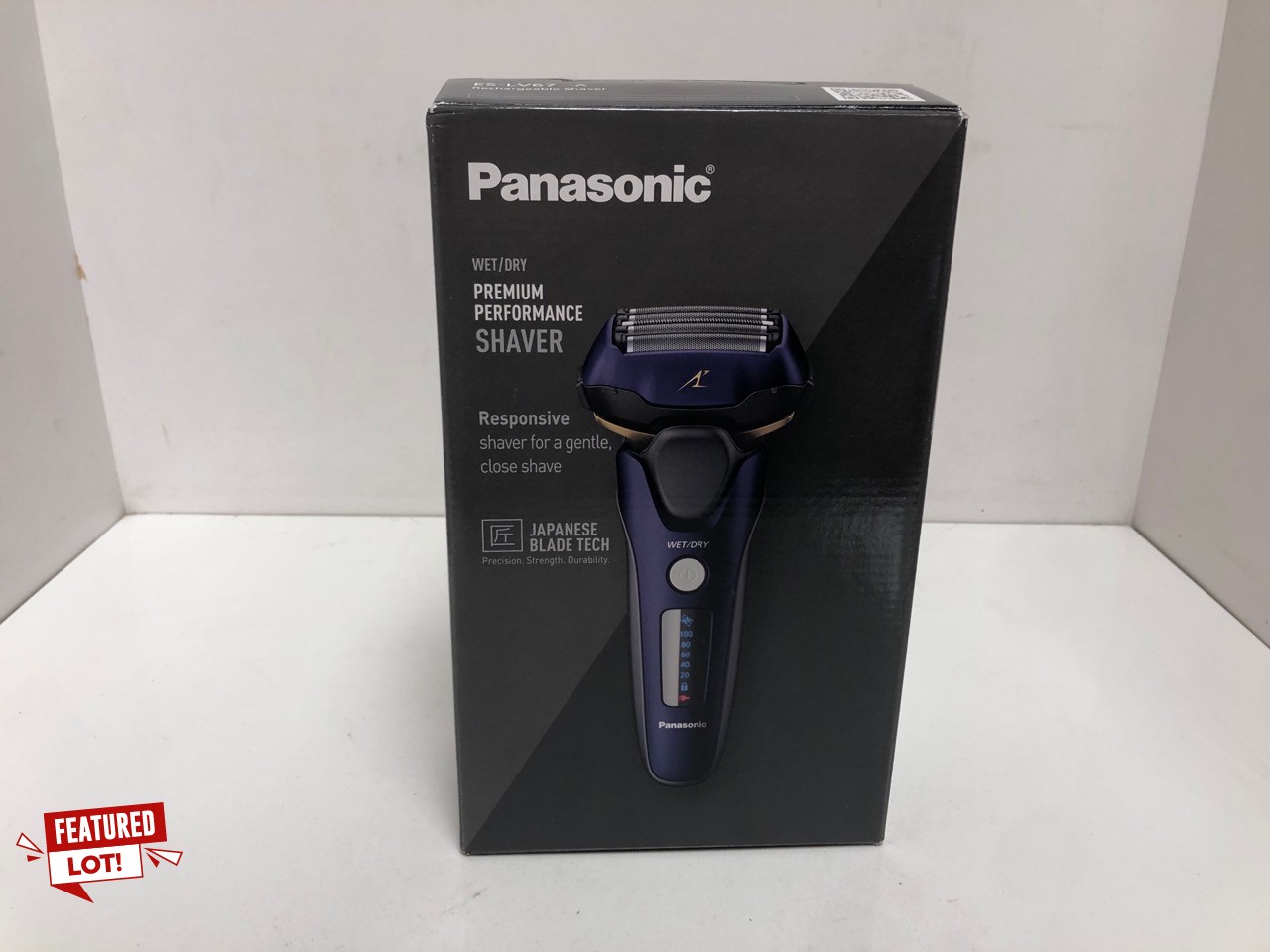 Lot 9  
            Edinburgh SR34 - Delivery Only 

                
PANASONIC SERIES 800 ES-LV67 , 5-BLADE WET & DRY ELECTRIC SHAVER FOR MEN, RECHARG...