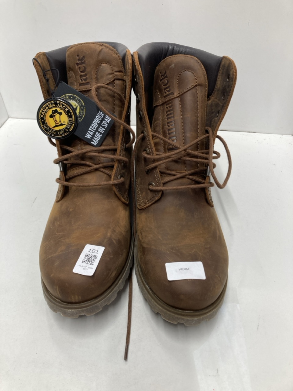 Lot 101  
            Edinburgh SR33 - Delivery Only 

                
BROWN PANAMA STEEL TOE CAP BOOTS SIZE 10: LOCATION - B