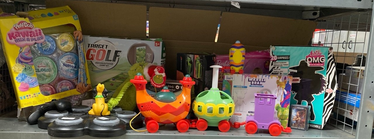 Lot 109  
            Edinburgh SR33 - Delivery Only 

                
QUANTITY OF TOYS & GAMES ITEMS TO INCLUDE TARGET GOLF GAME: LOCATION - B