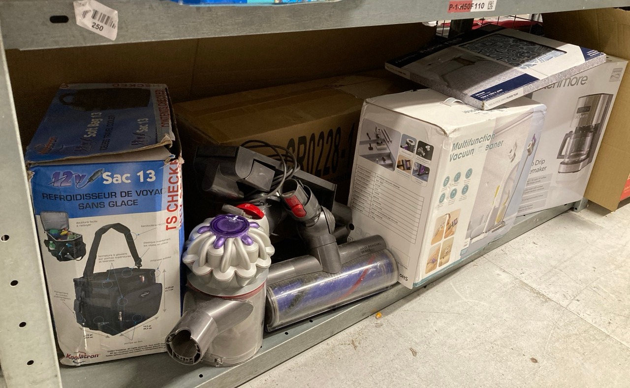 Lot 115  
            Edinburgh SR33 - Delivery Only 

                
QUANTITY OF KITCHEN & APPLIANCES ITEMS TO INCLUDE DRIP COFFEE MAKER MACHINE 12-CU...