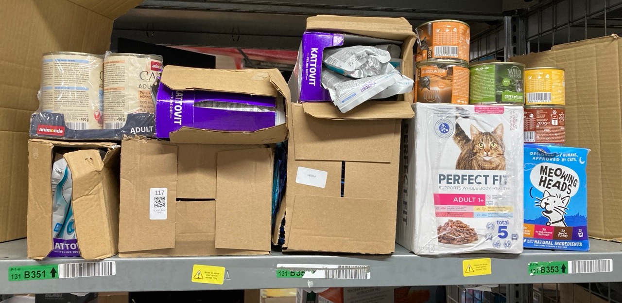Lot 117  
            Edinburgh SR33 - Delivery Only 

                
QUANTITY OF PET PRODUCTS ITEMS TO INCLUDE PERFECT FIT WET CAT FOOD ADVANCED NUTRI...